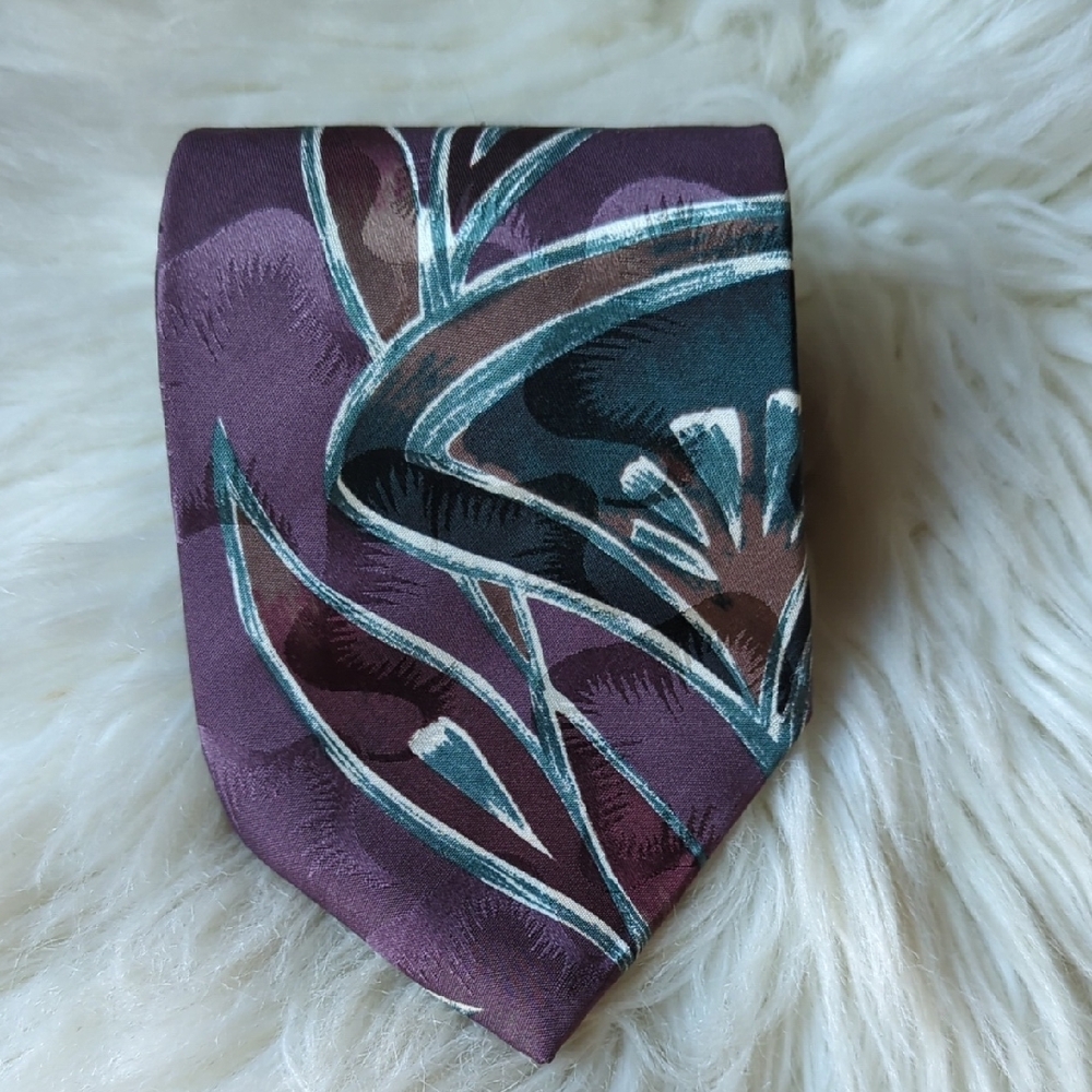 Elegant Purple Floral Men's Tie